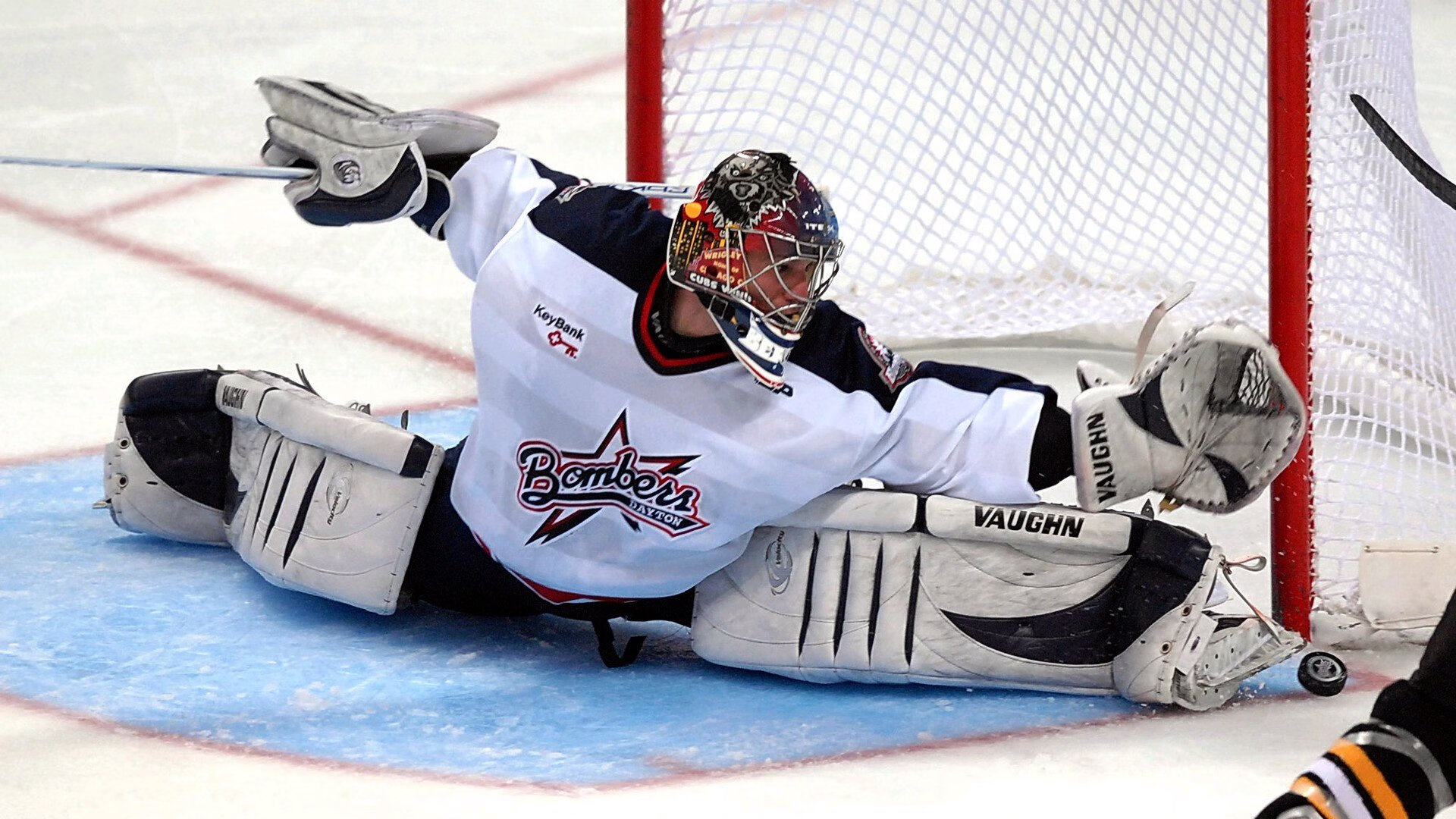 赛道上的逆袭，阿隆索关键制胜，哈斯鏖战红牛二队